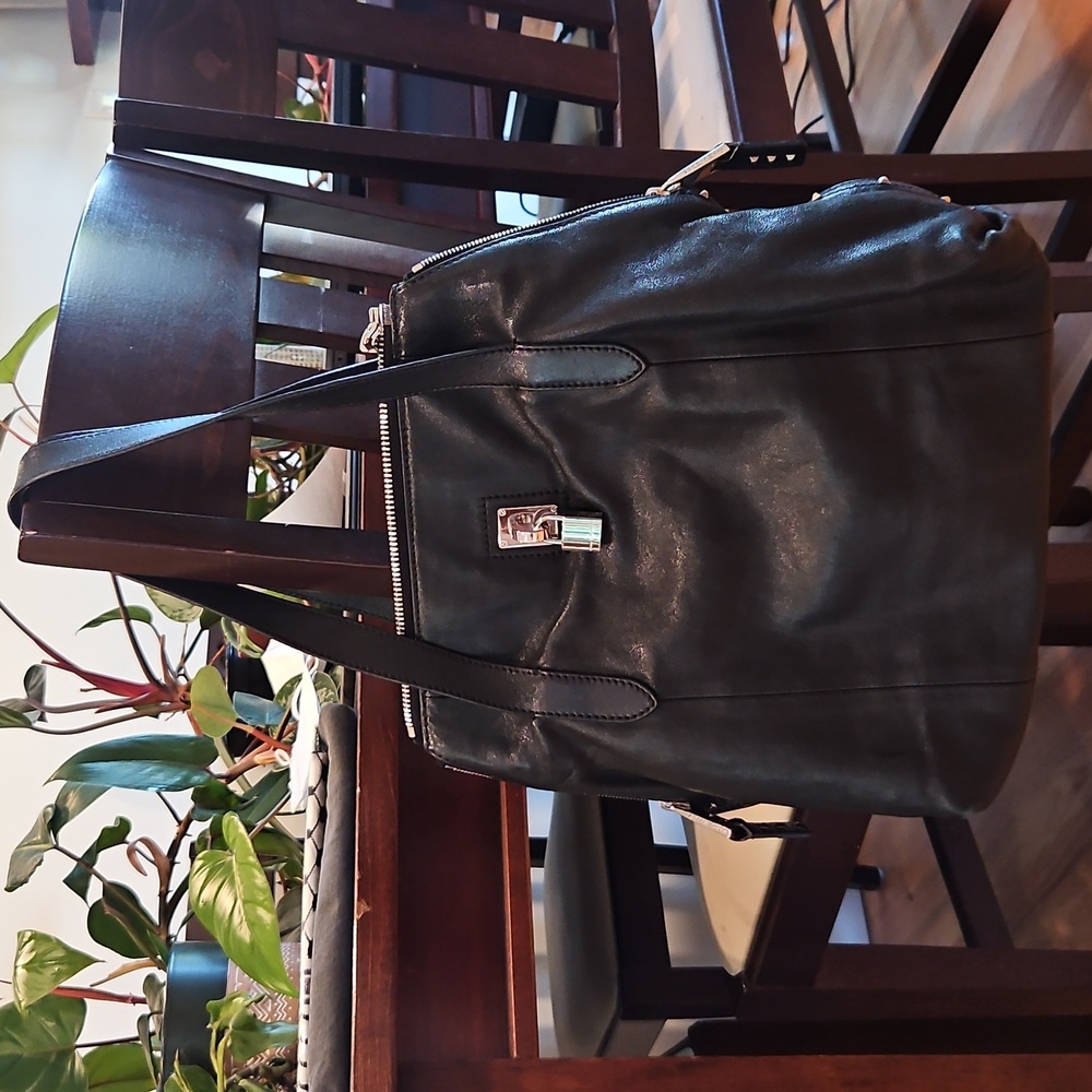 Marc Jacobs Elegant Black Shoulder Bag